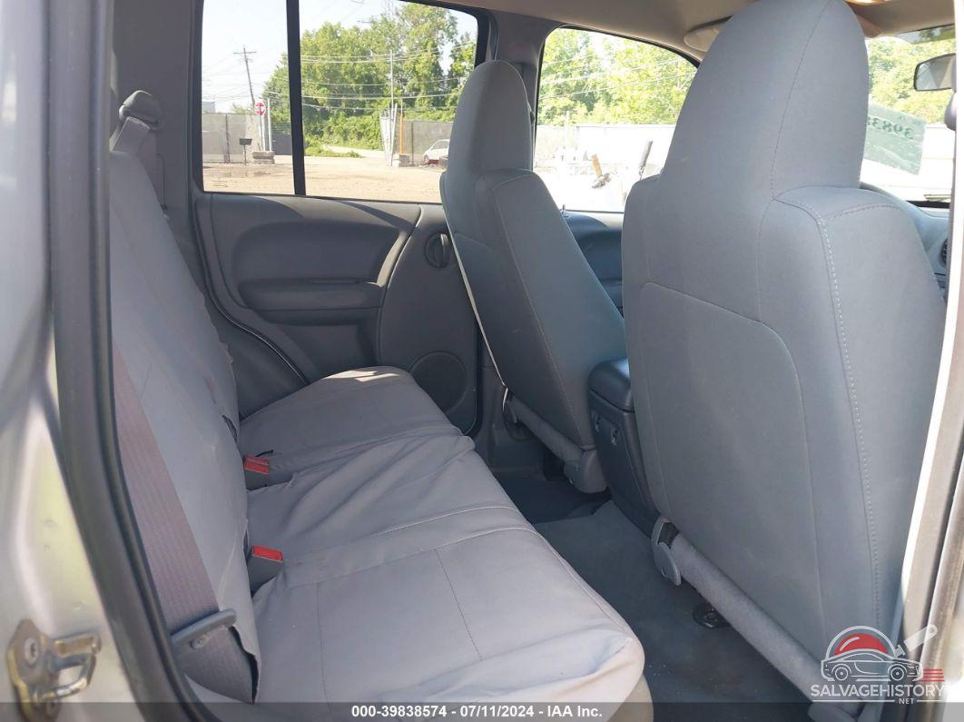 1J4GL48K75W532735 2005 JEEP LIBERTY photo no. 8
