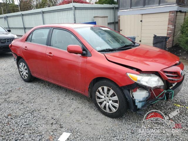 2T1BU4EE2DC978326 2013 TOYOTA COROLLA photo no. 4