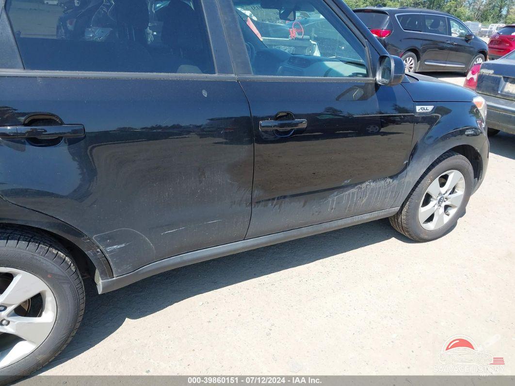 KNDJN2A28H7472192 2017 KIA SOUL photo no. 6