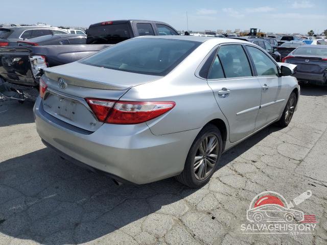 4T1BF1FKXFU039617 2015 TOYOTA CAMRY photo no. 3