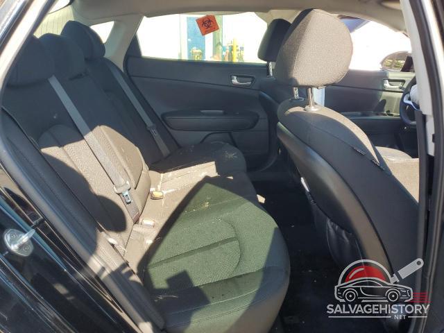 5XXGT4L36JG236803 2018 KIA OPTIMA photo no. 10