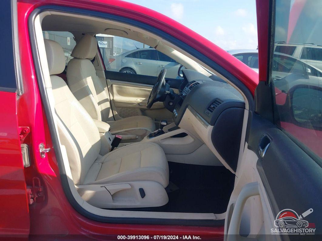 3VWAX7AJ6AM153798 2010 VOLKSWAGEN JETTA photo no. 5