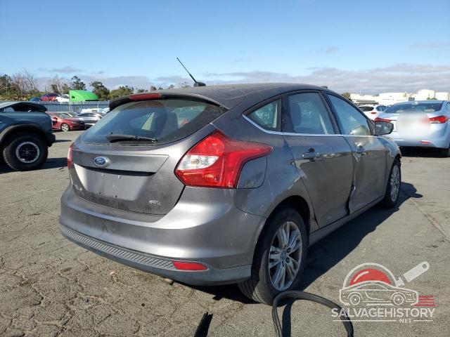 1FAHP3M22CL303186 2012 FORD FOCUS photo no. 3