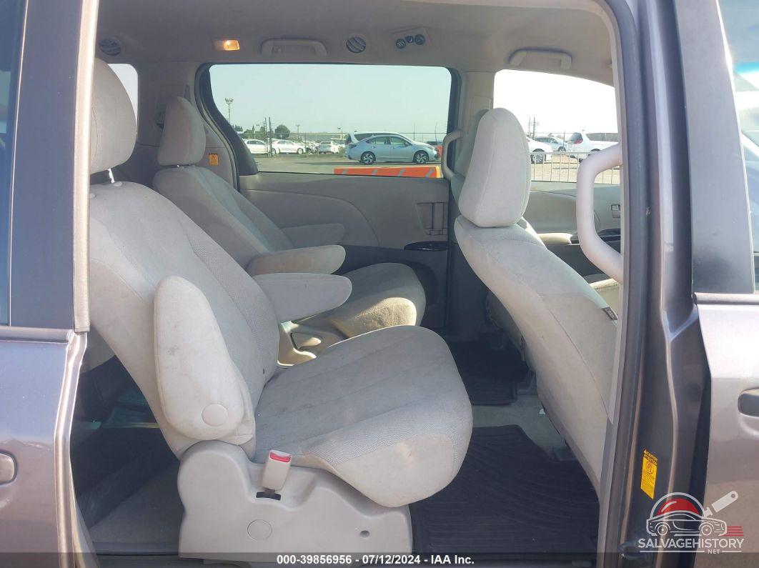 5TDZK3DC0DS327024 2013 TOYOTA SIENNA photo no. 8
