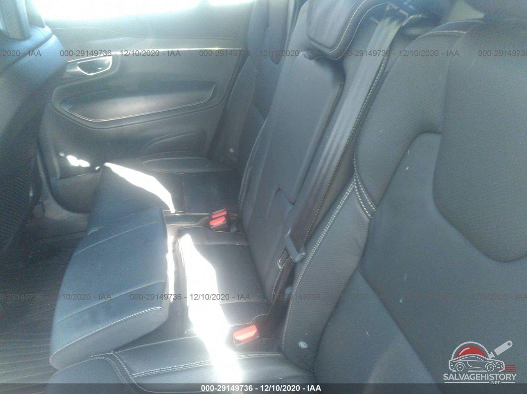 YV4A22PM2L1532977 2020 VOLVO XC90 photo no. 8