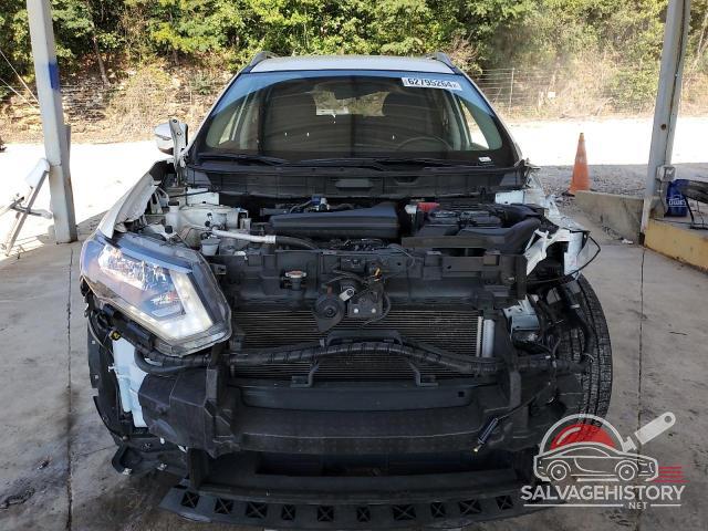 JN8AT2MT2HW388454 2017 NISSAN ROGUE photo no. 5