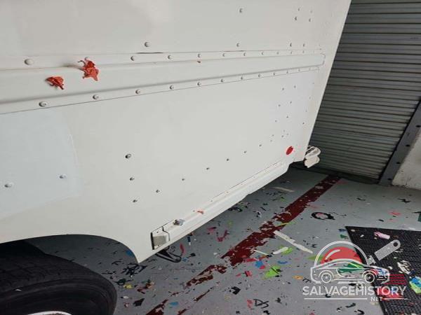 4UZAANBW91CJ22318 2001 FREIGHTLINER CHASSIS photo no. 9