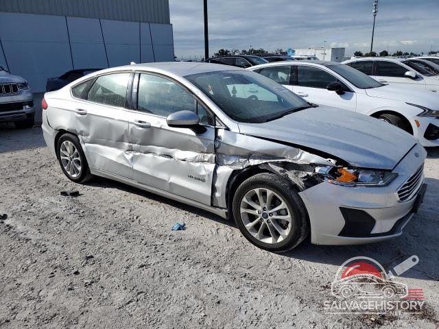 3FA6P0LUXKR241402 2019 FORD FUSION photo no. 4