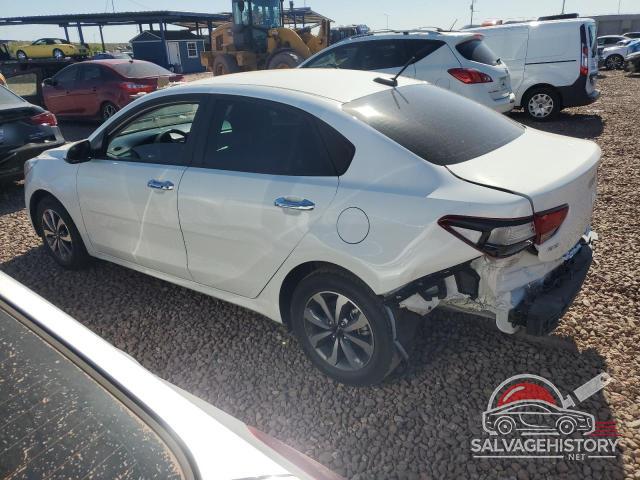 3KPA24ADXNE495958 2022 KIA RIO photo no. 2