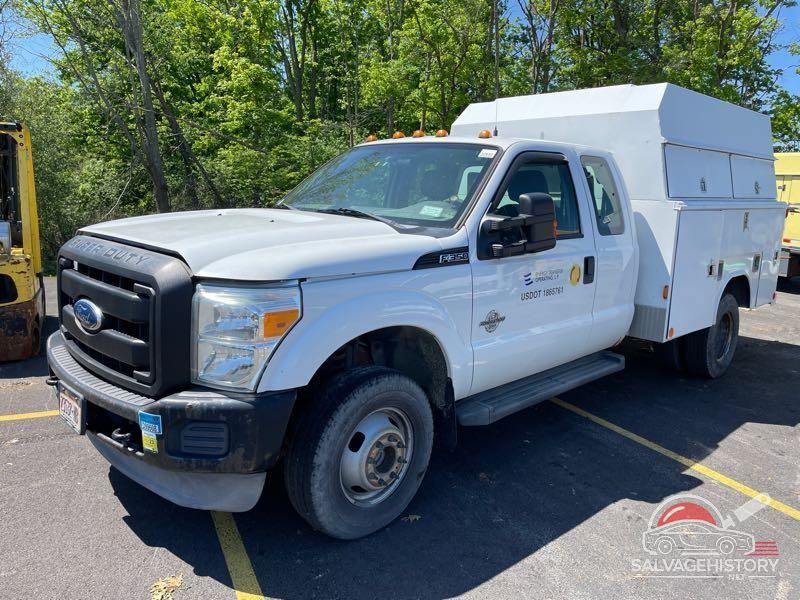 1FD8X3HT0CEA60653 2012 FORD F-350 CHASSIS photo no. 2