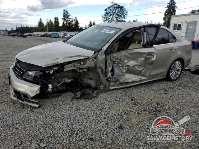 3VWD17AJ1FM231958 2015 VOLKSWAGEN JETTA photo no. 2
