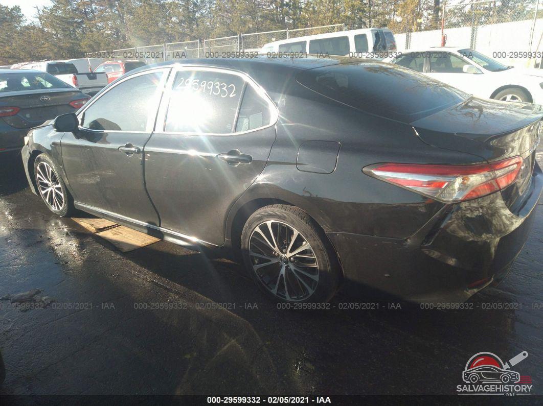 4T1B11HK0JU096025 2018 TOYOTA CAMRY photo no. 3