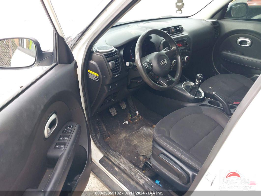 KNDJN2A22F7223349 2015 KIA SOUL photo no. 5