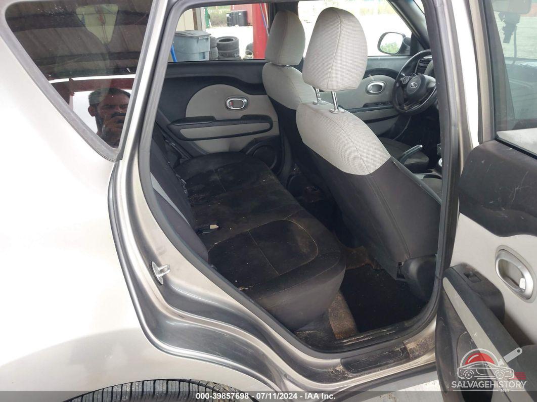 KNDJN2A24F7201787 2015 KIA SOUL photo no. 8