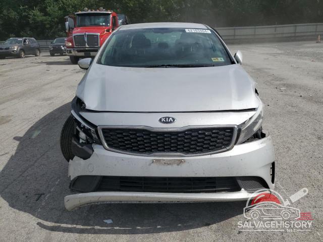 3KPFK4A78HE033841 2017 KIA FORTE photo no. 5