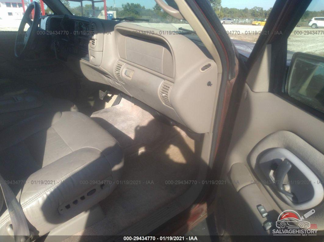 1GNEK13R9XJ319778 1999 CHEVROLET TAHOE photo no. 5