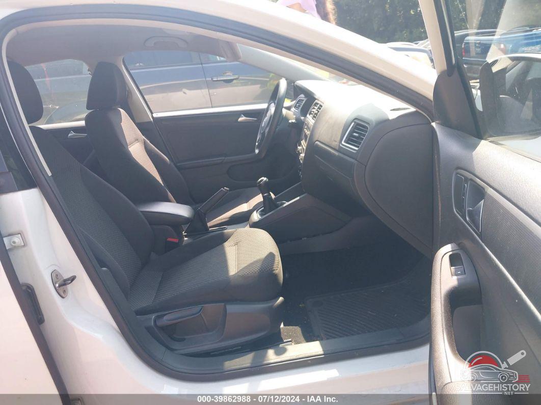 3VW1K7AJ4EM322480 2014 VOLKSWAGEN JETTA photo no. 5