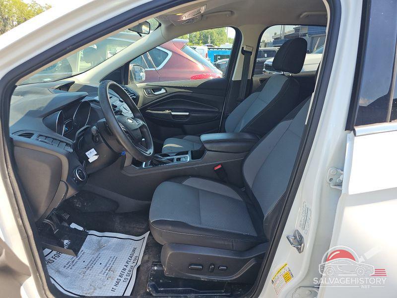 1FMCU0GD8HUC54226 2017 FORD ESCAPE photo no. 10