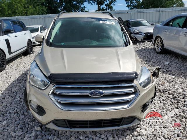 1FMCU9G94HUA55688 2017 FORD ESCAPE photo no. 5