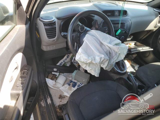 KNDJP3A51F7111961 2015 KIA SOUL photo no. 8
