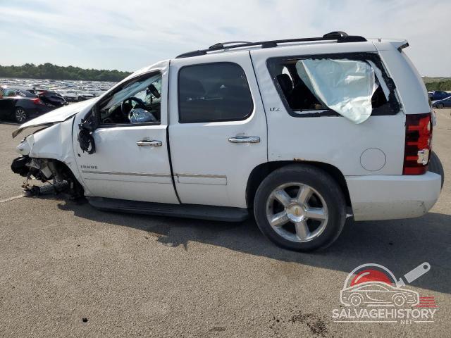 1GNUKCE04AR269290 2010 CHEVROLET TAHOE photo no. 2