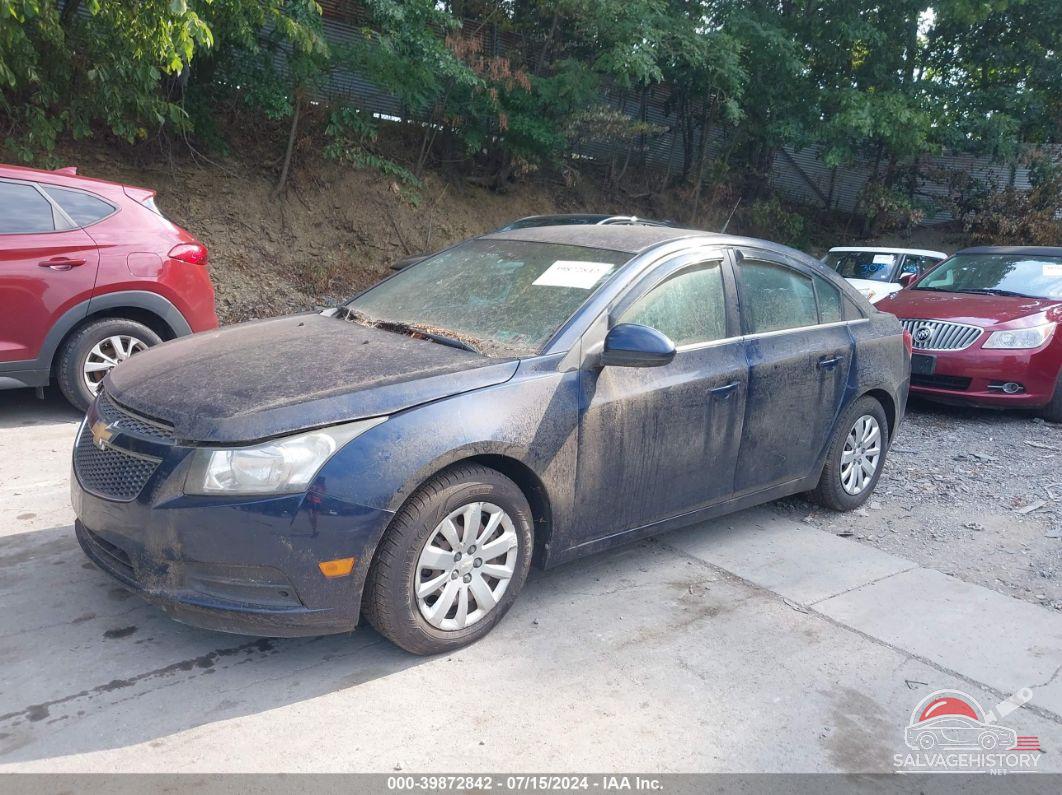 1G1PF5S92B7126014 2011 CHEVROLET CRUZE photo no. 2