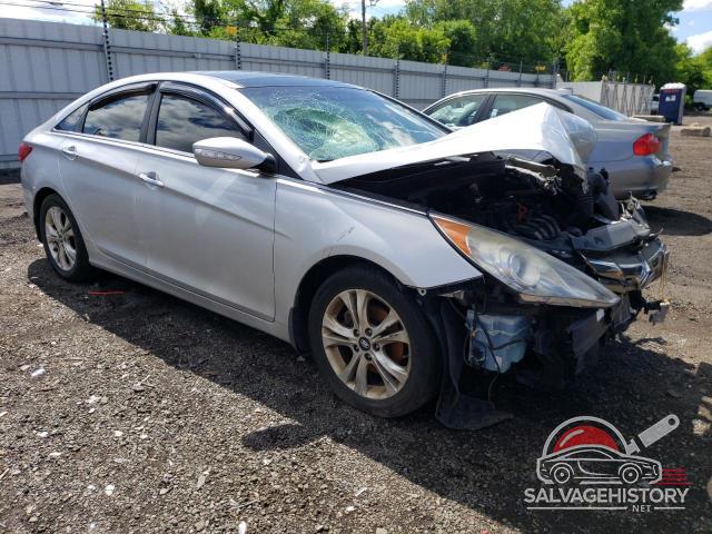 5NPEC4AC7DH573791 2013 HYUNDAI SONATA photo no. 4