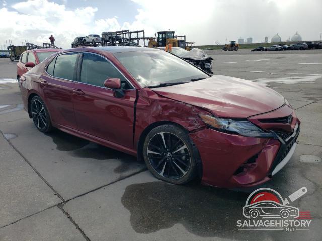 4T1B61HK5JU582685 2018 TOYOTA CAMRY photo no. 4
