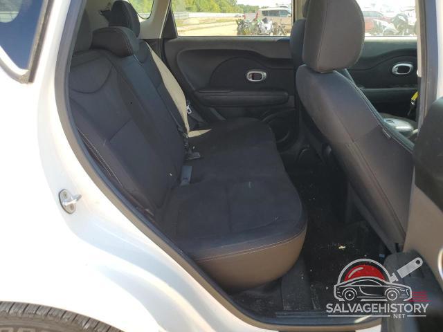 KNDJN2A28G7361222 2016 KIA SOUL photo no. 10