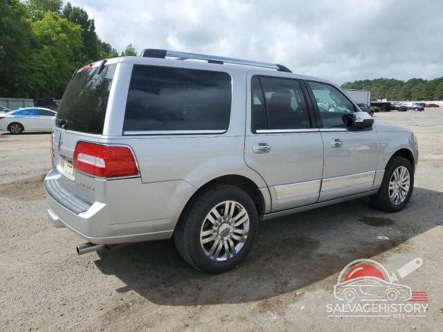 5LMJJ2H5XAEJ00472 2010 LINCOLN NAVIGATOR photo no. 3