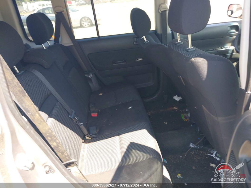 JTLKT324350171354 2005 SCION XB photo no. 8