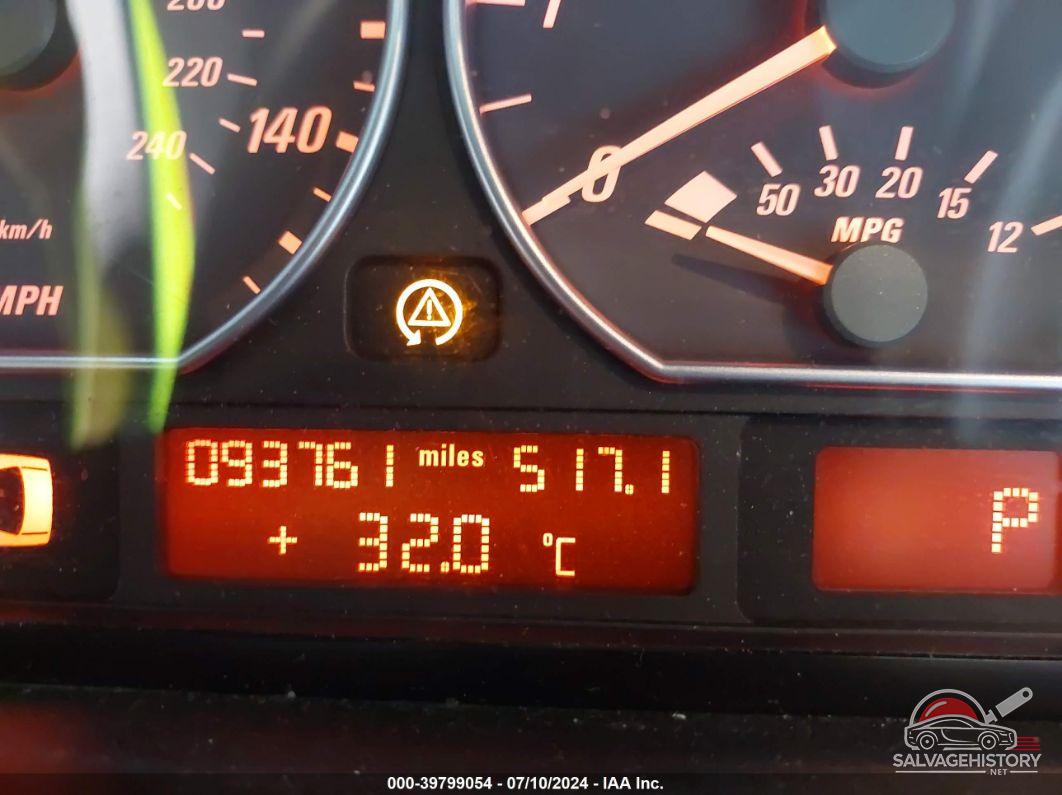 WBABN53472JU37851 2002 BMW 330CI photo no. 7