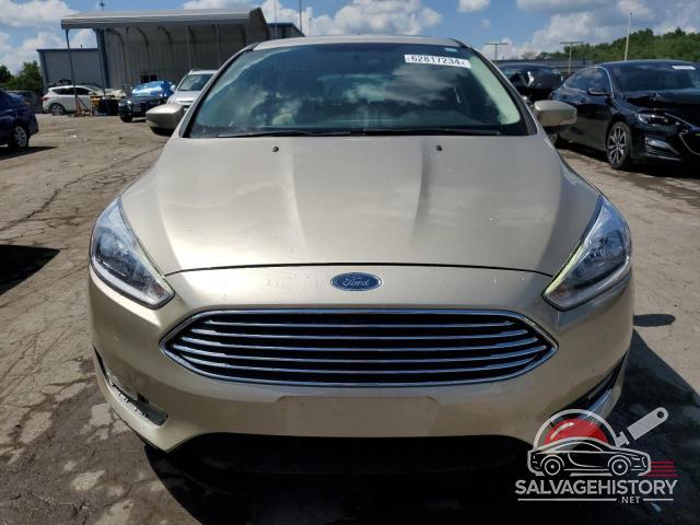 1FADP3N21JL261877 2018 FORD FOCUS photo no. 5