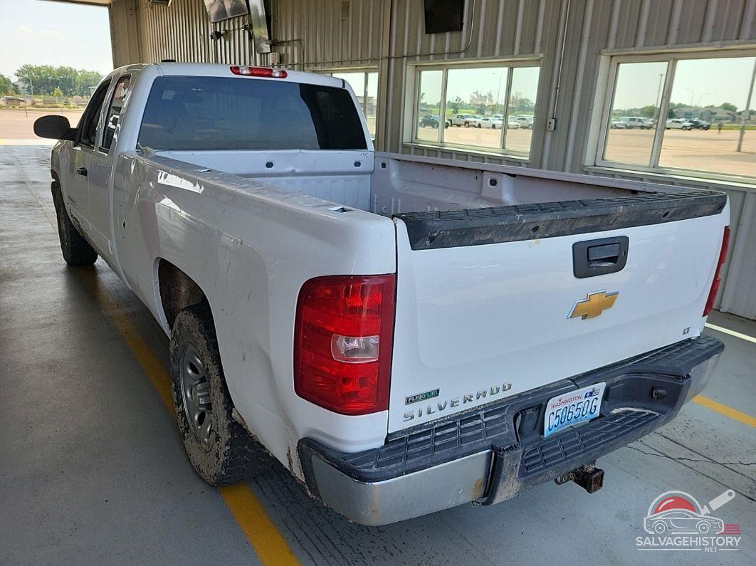 1GCRKSE03BZ415334 2011 CHEVROLET SILVERADO photo no. 3