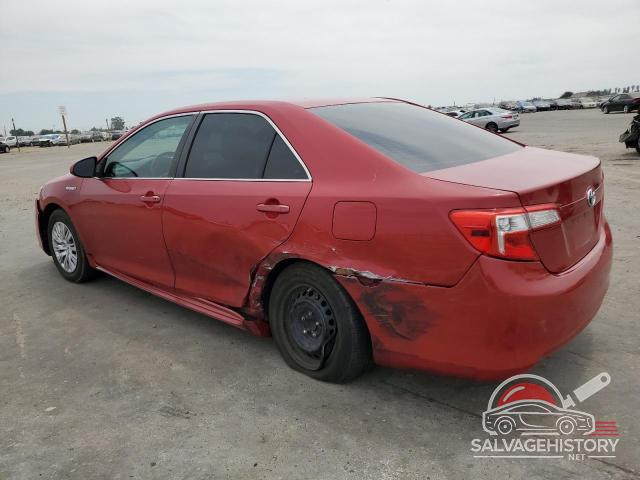 4T1BD1FK3EU100715 2014 TOYOTA CAMRY photo no. 2