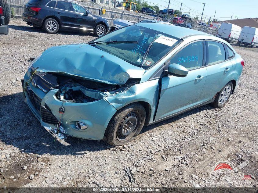 1FAHP3F28CL408831 2012 FORD FOCUS photo no. 2