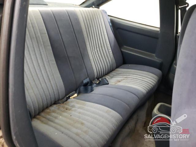 1G1JC1440P7208212 1993 CHEVROLET CAVALIER photo no. 10