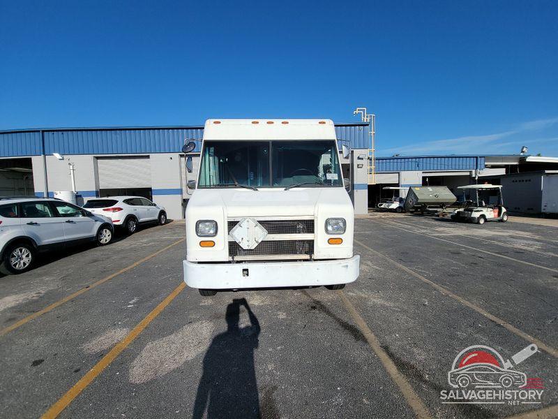 4UZAANBW31CH53004 2001 FREIGHTLINER CHASSIS photo no. 8