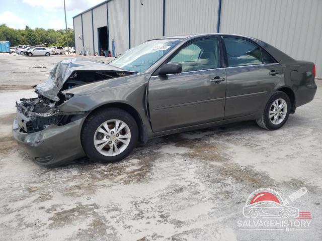4T1BF32K94U576705 2004 TOYOTA CAMRY photo no. 9