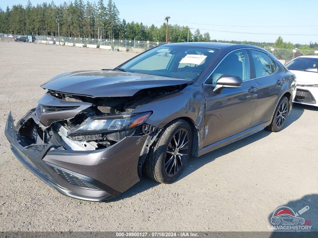 4T1G11AKXNU069825 2022 TOYOTA CAMRY photo no. 2