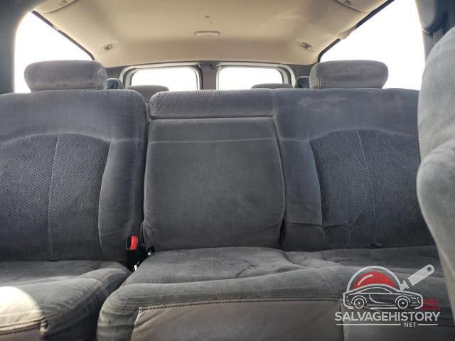 3GNEC16T11G222538 2001 CHEVROLET SUBURBAN photo no. 10