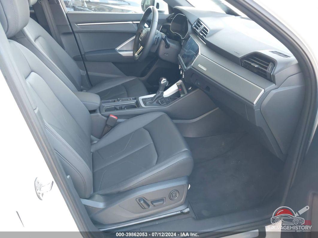 WA1DECF33R1061558 2024 AUDI Q3 photo no. 5