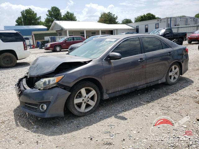 4T1BF1FK9EU856737 2014 TOYOTA CAMRY photo no. 2