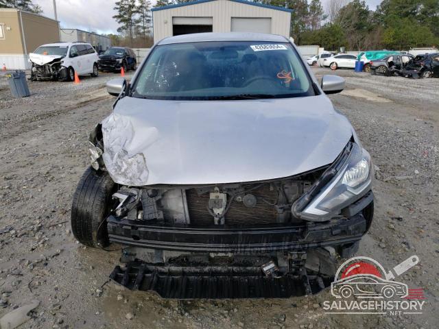 3N1AB7APXJY243067 2018 NISSAN SENTRA photo no. 5