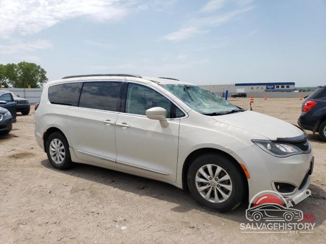2C4RC1BG9HR667486 2017 CHRYSLER PACIFICA photo no. 4
