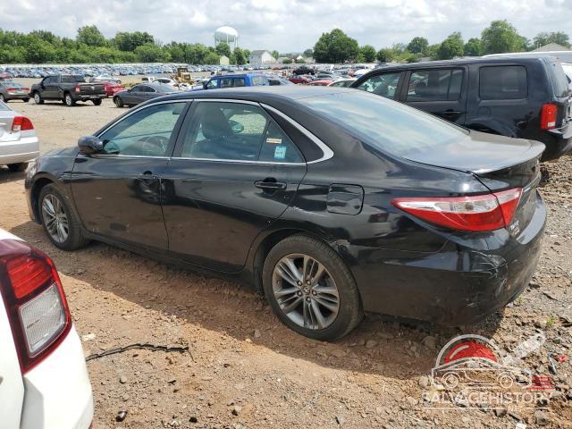 4T1BF1FK6GU575837 2016 TOYOTA CAMRY photo no. 2