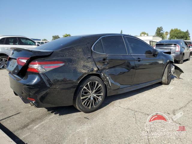JTNB11HK0J3048840 2018 TOYOTA CAMRY photo no. 3