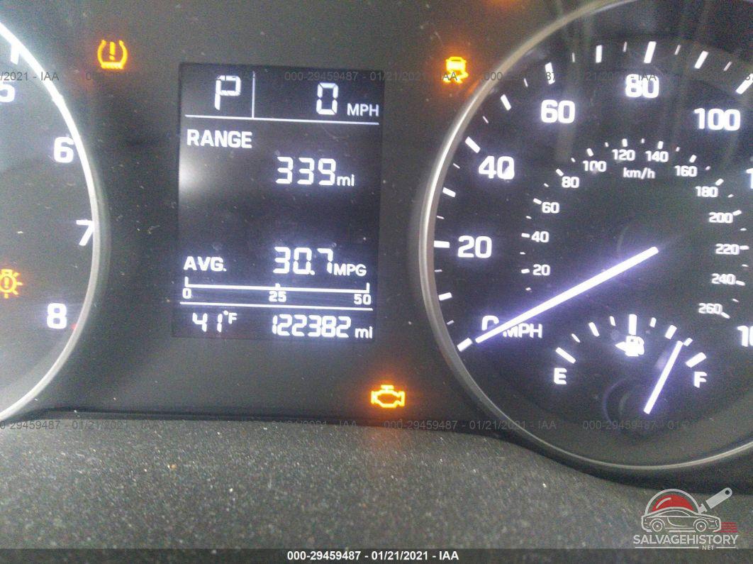 5NPD74LF4HH104820 2017 HYUNDAI ELANTRA photo no. 7