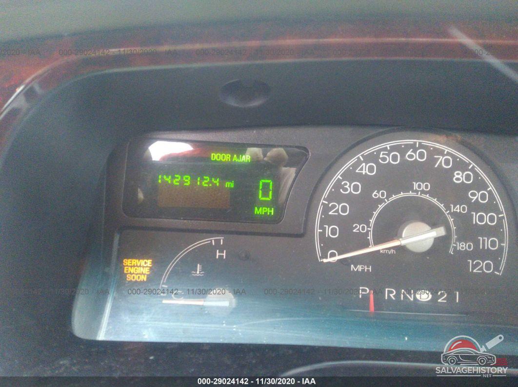 1LNHM81W54Y627093 2004 LINCOLN TOWN CAR photo no. 7