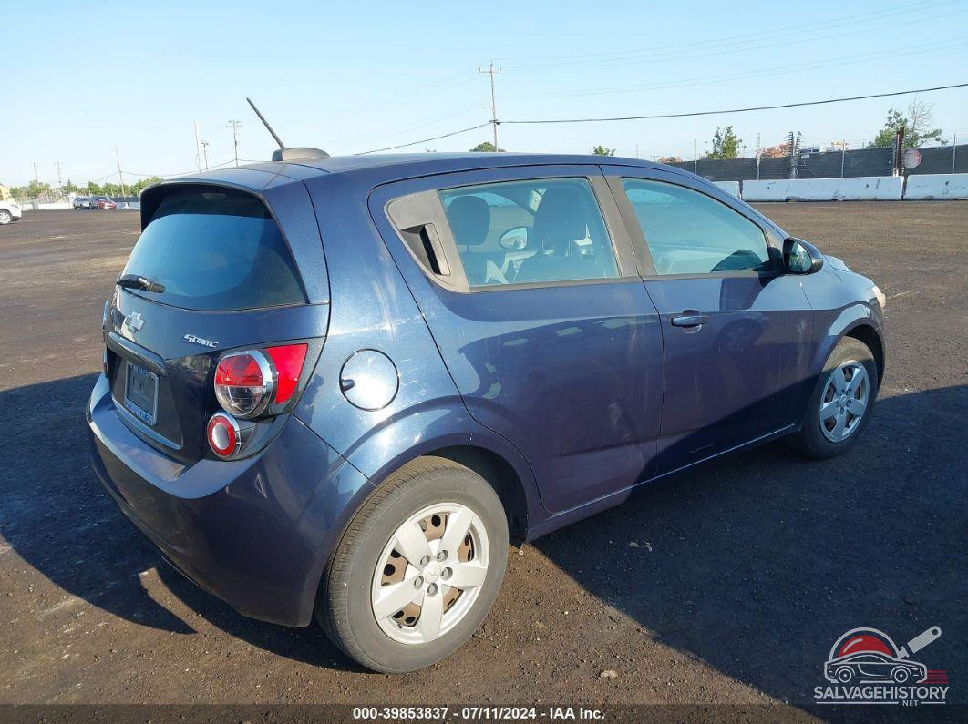 1G1JA6SHXF4156287 2015 CHEVROLET SONIC photo no. 4